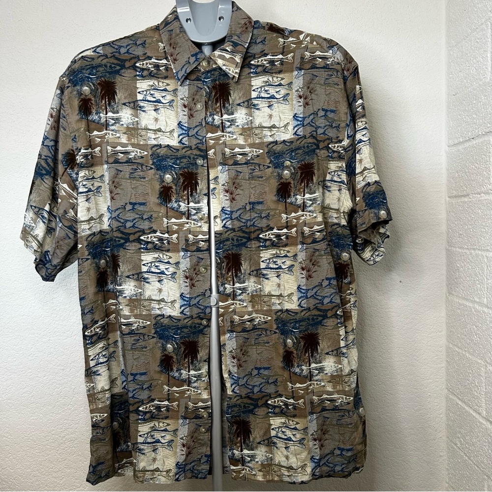 Summer, Vintage 90's Van Heusen Hawaiian,button up Vacation/ Fishing Shirt